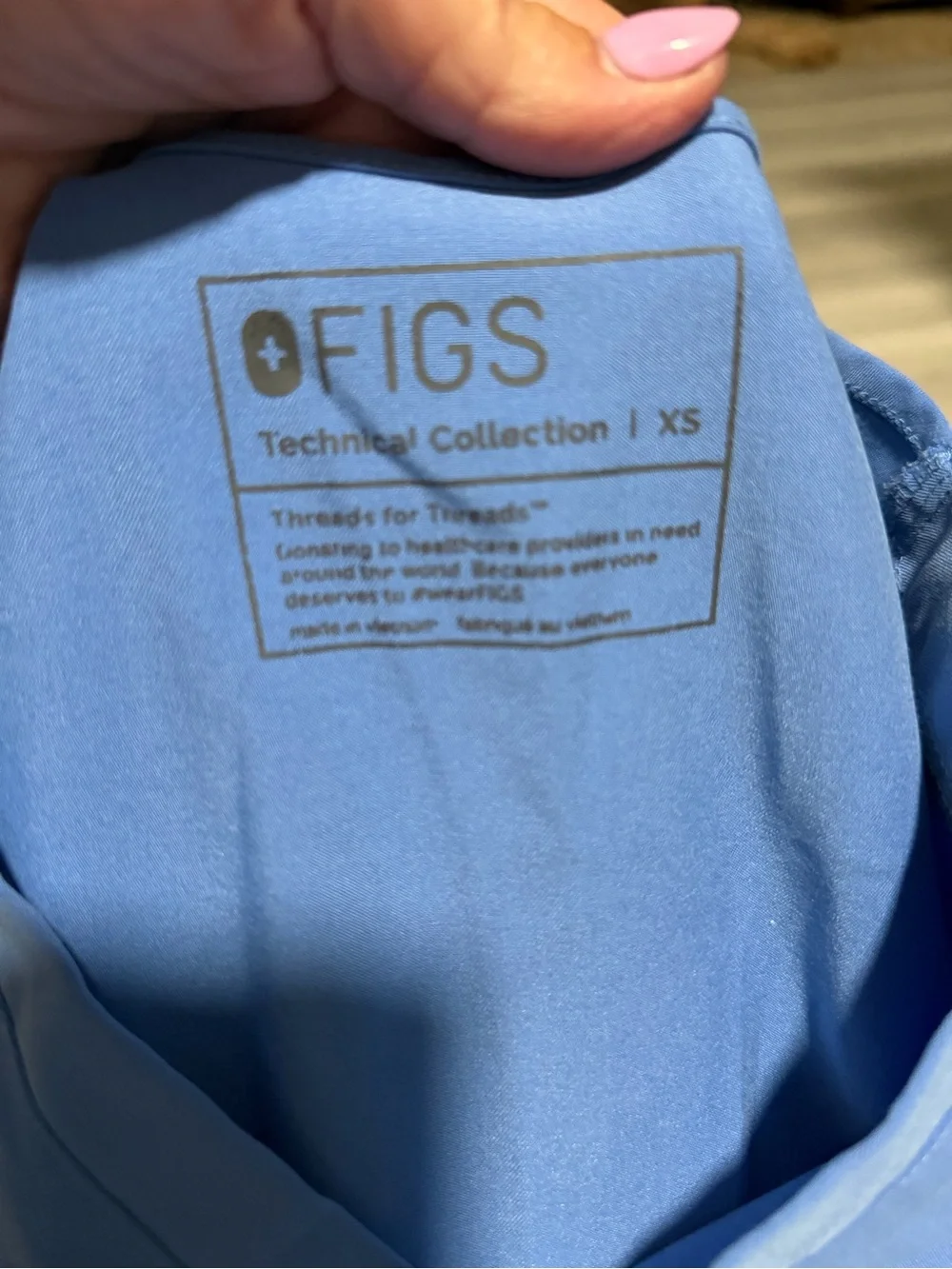 FIGS Technical Collection V-Neck Scrub Set Top & Jogger in Light Blue XS